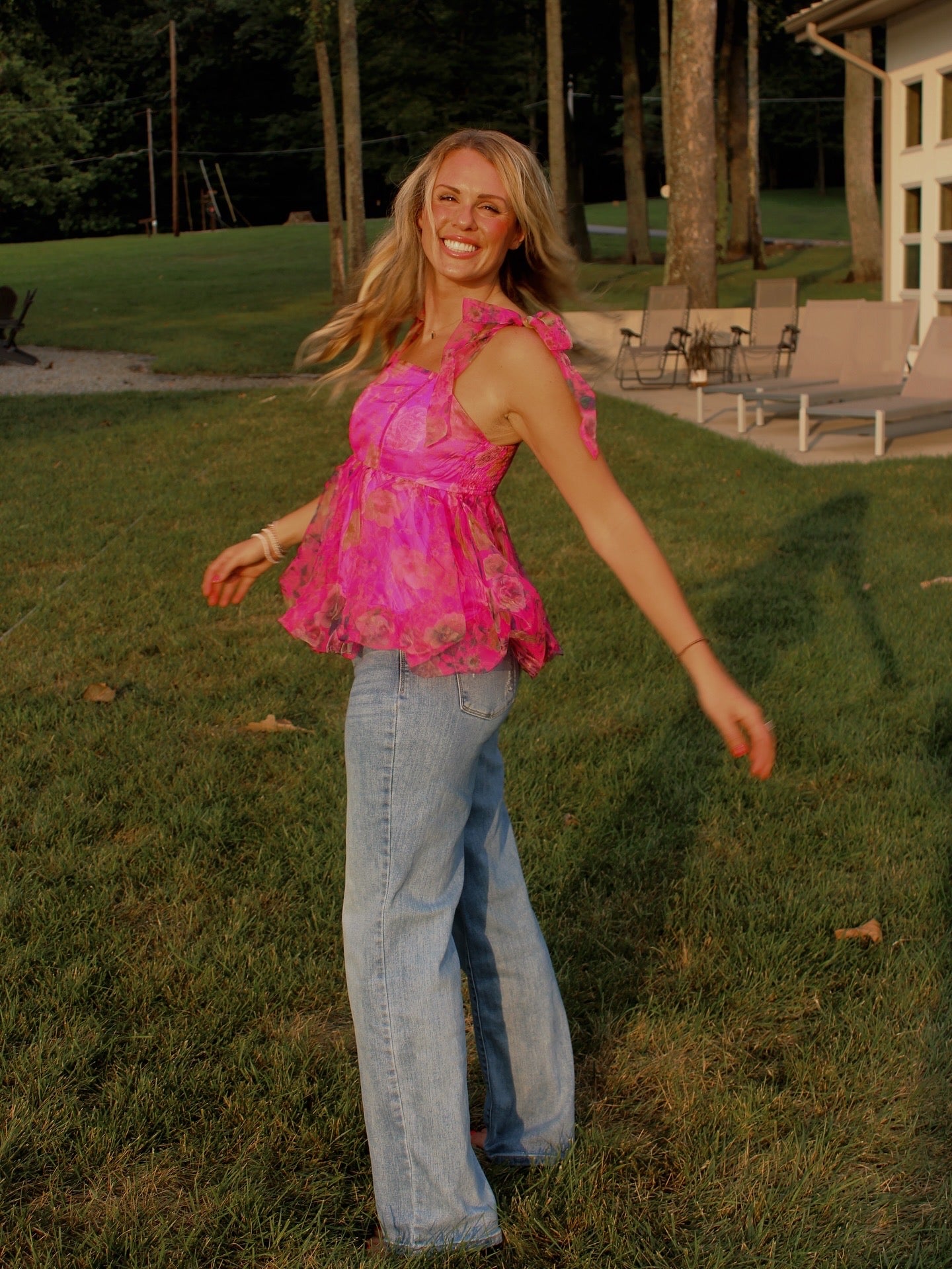 CARRIE BRADSHAW • Pink Tank
