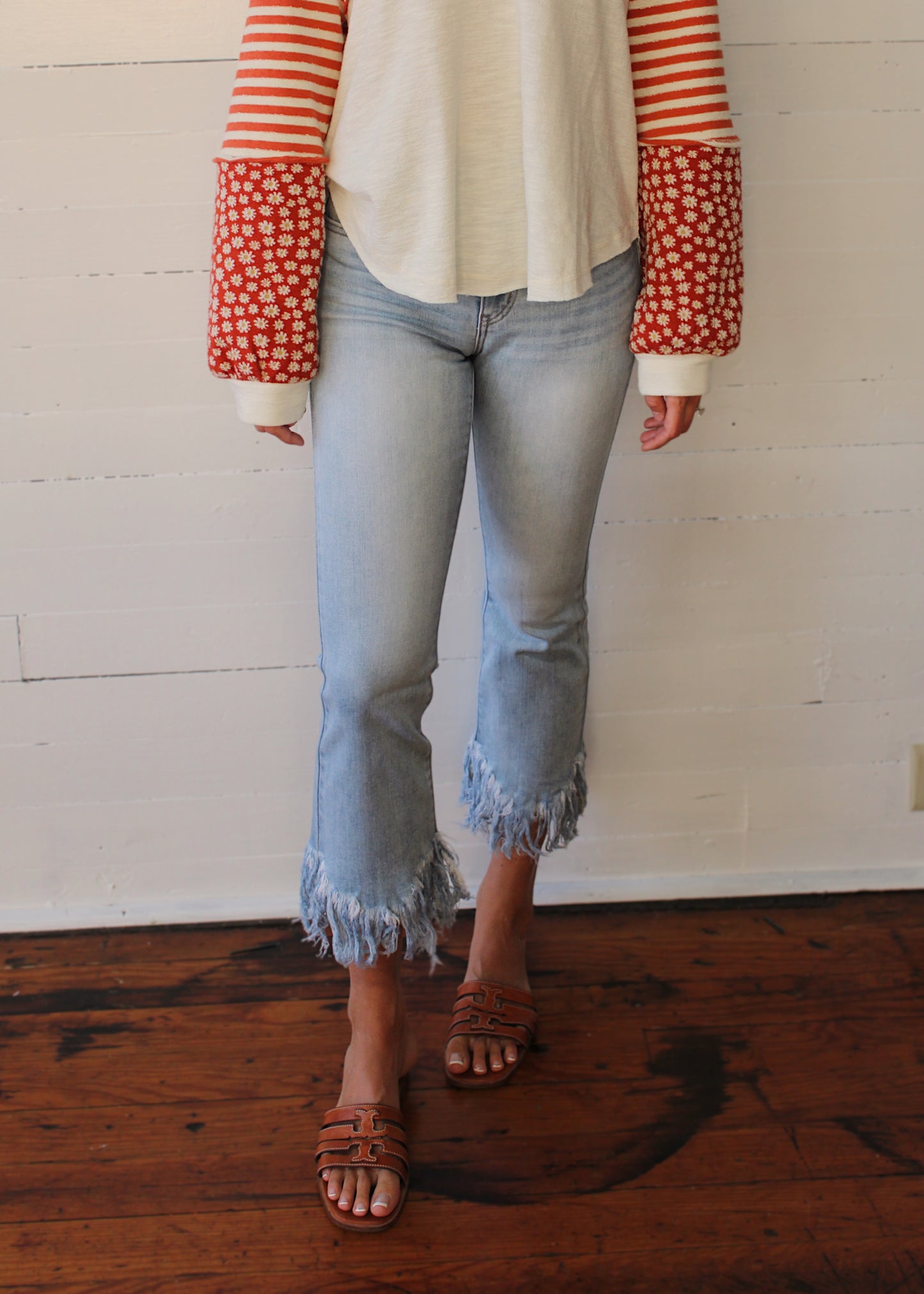 THE CAROLINE - High Rise Frayed Jeans