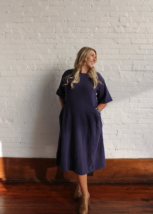 DATE NIGHT - Navy Linen Midi Dress