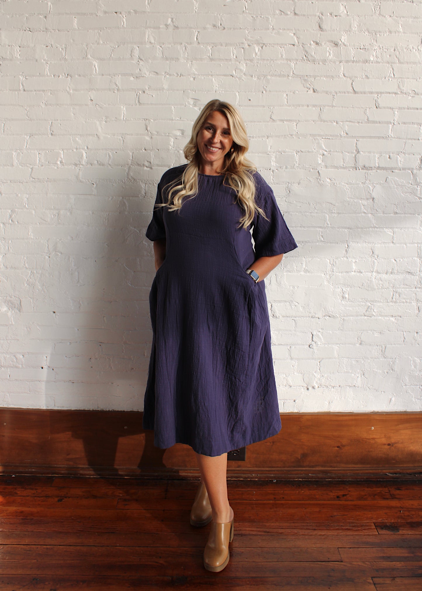 DATE NIGHT - Navy Linen Midi Dress