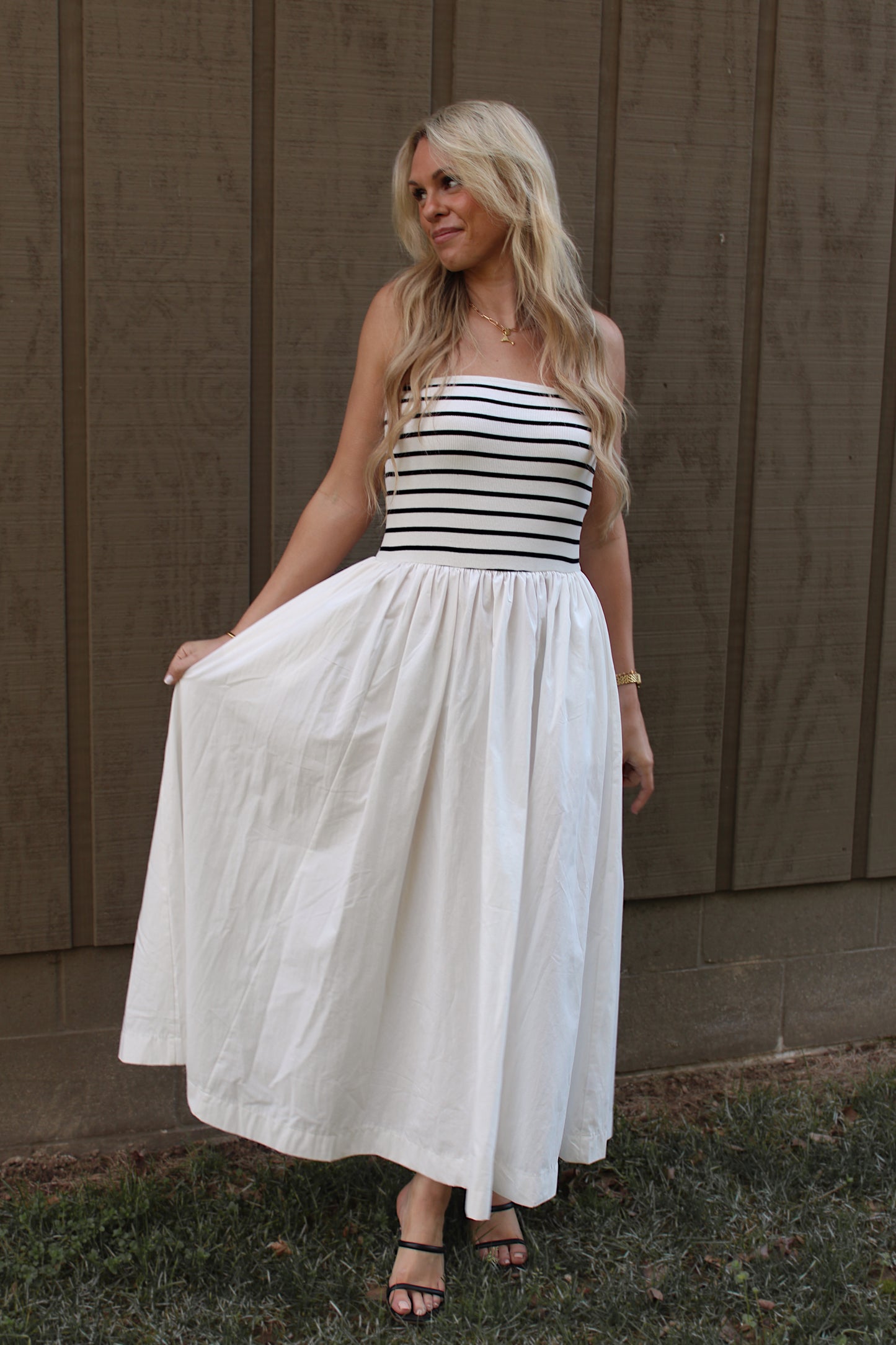 THE COASTLINE - Striped Strapless Flowy Midi Dress