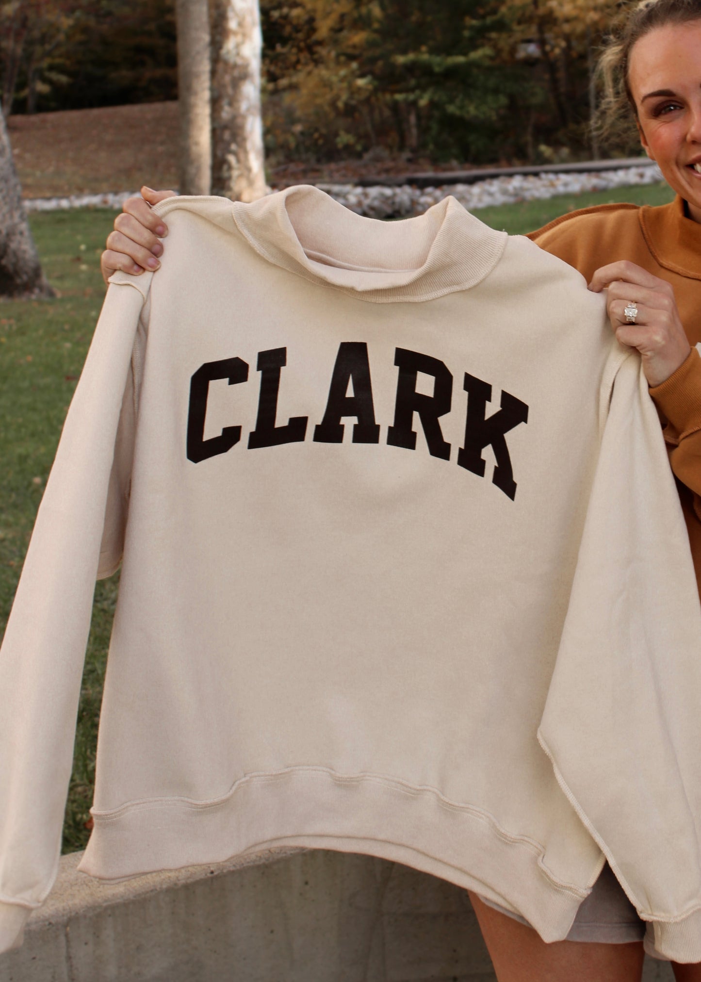 CLARK Mockneck - Toasted Marshmallow