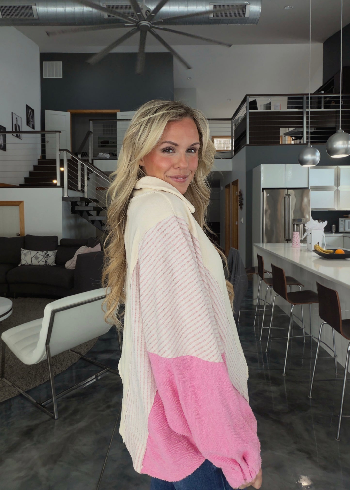 STRAWBERRY CREAM - Oversized Collared Pullover